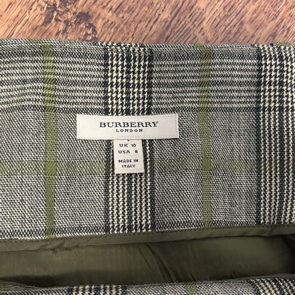 Vintage Burberry Checkered pleated Pencil Skirt in Olive and Beige 8 - Picture 3 of 12